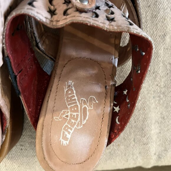 Women's Freebird Moon Star Tan Slip-On Sandals Size 9 - Picture 2 of 15